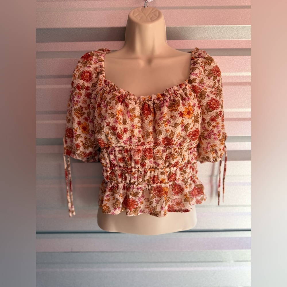 Women’s LUSH Jax Cropped Boho Floral Puff Sleeve Blouse Size Small - Picture 2 of 11